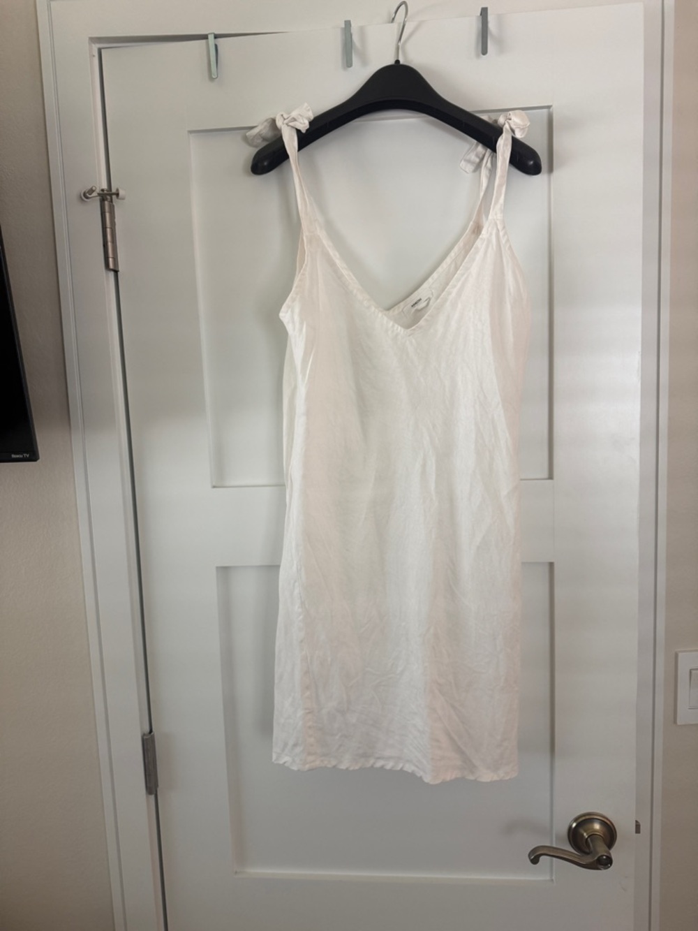 Mikoh Cream V-Neck Linen Top